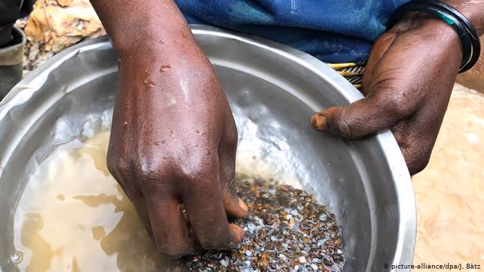 Exploração semi-industrial de diamantes pode acabar em Angola
