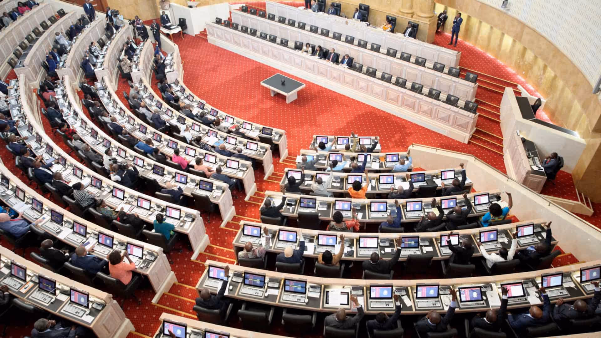 Deputados consideram insuficiente orçamento da Assembleia Nacional para 2020