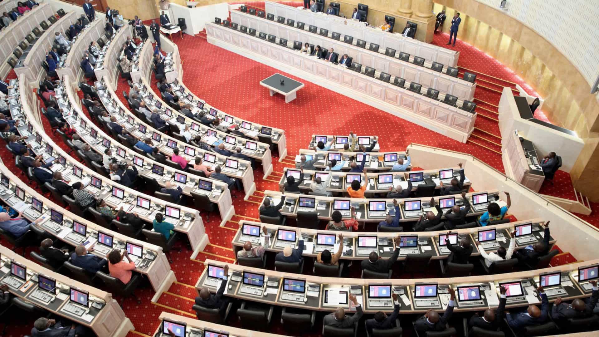 Deputados consideram insuficiente orçamento da Assembleia Nacional para 2020