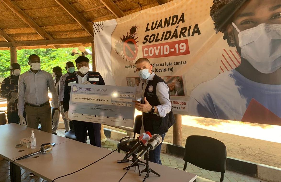 Record TV Africa faz doação ao Centro de Acolhimento dos Ramiros