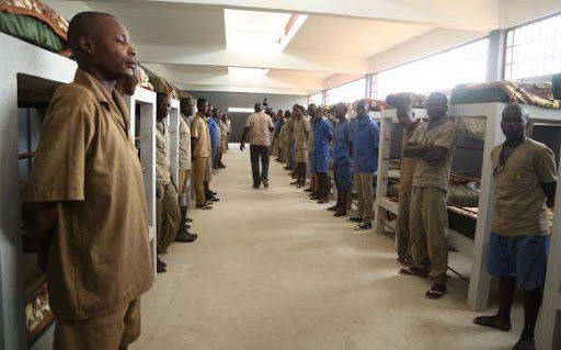 Detidos são soltos para evitar Covid-19 nas cadeias