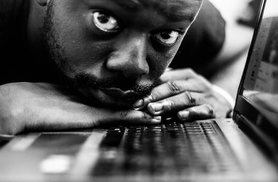 Sizmuetha prepara álbum e lança single “Princípio da Desistência”