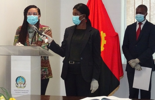 Adjany Costa empossa novos quadros do Ministério