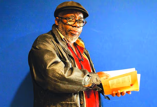 Lupito Feijóo lança obra em homenagem à mulher africana