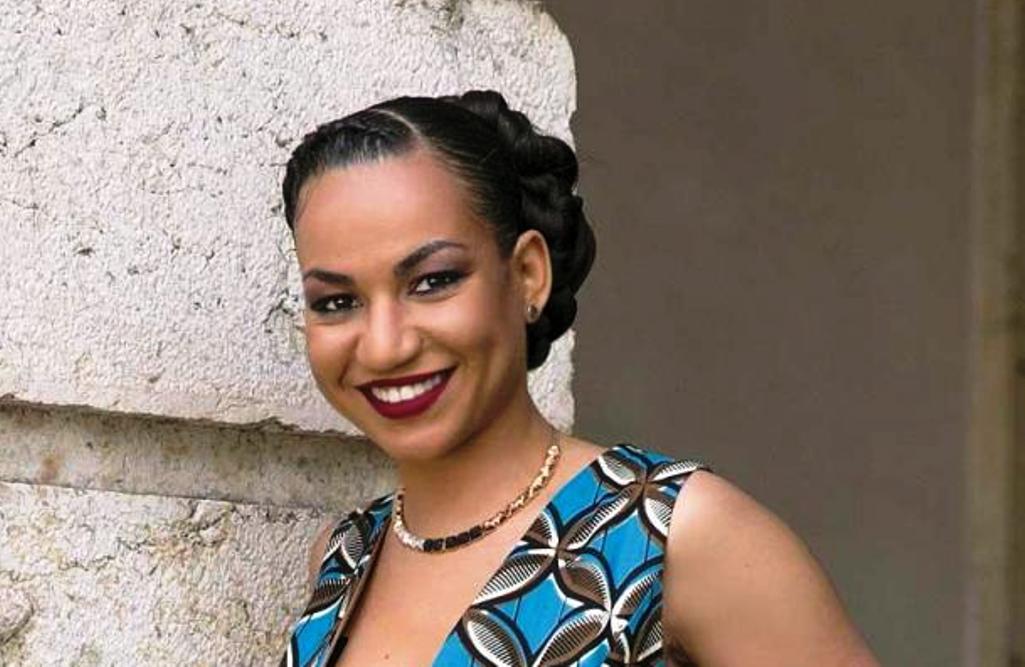 Rose Palhares revela estar muito inclinada para a área do turismo