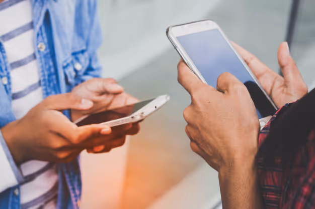 Relatório revela que smartphones impulsionam inclusão digital em África
