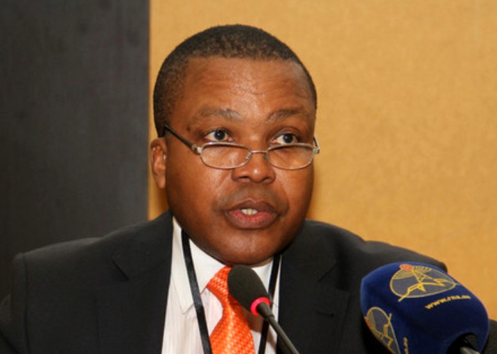 Diplomata defende maior atenção para a juventude