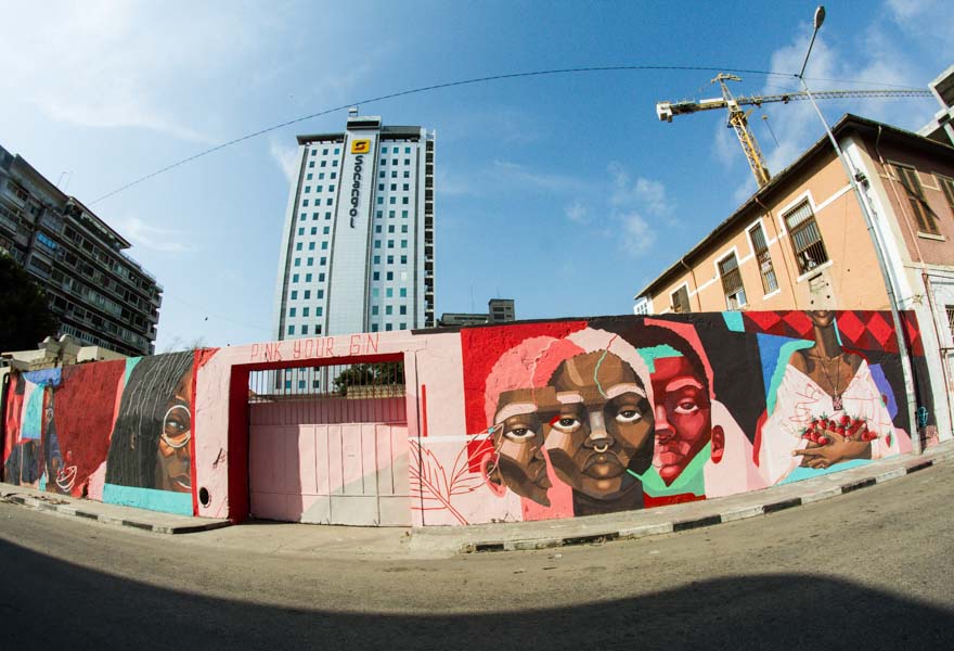 Verkron pinta mural para exercitar o debate de “questões revolucionárias”