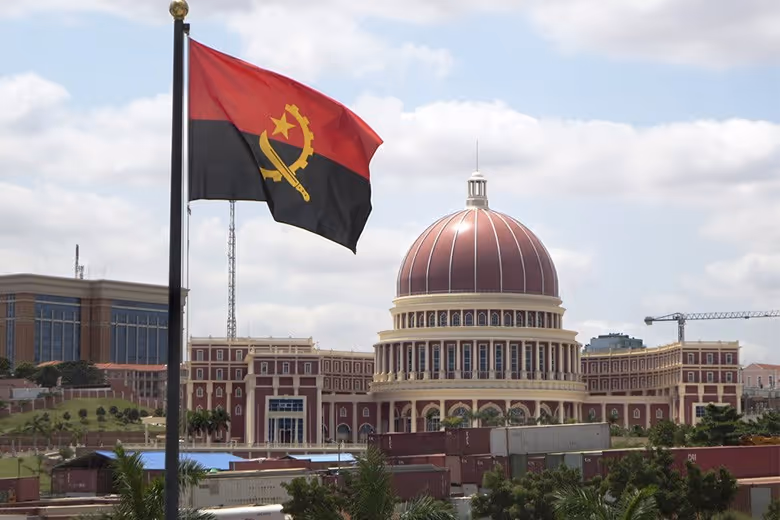 Crescimento económico de Angola só deverá “voltar ao normal” em 2024