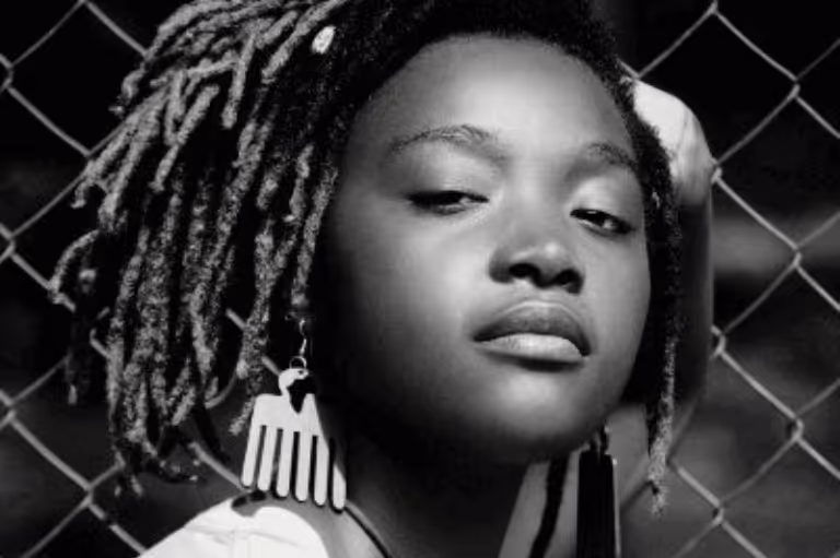 Angolana Jaliya The Bird estreia trabalho em festivais internacionais de poesia