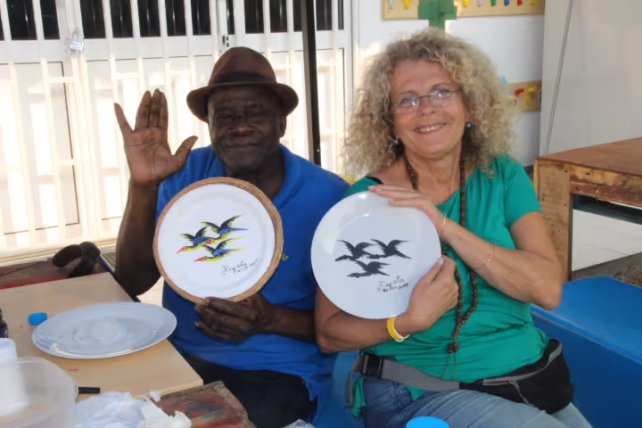 Artistas plásticos realizam exposição em gesto de solidariedade com o Mestre Kapela