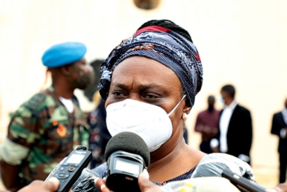 Joana Lina manifesta-se “bastante triste” quando encontra paragens abarrotadas de pessoas em horas de ponta