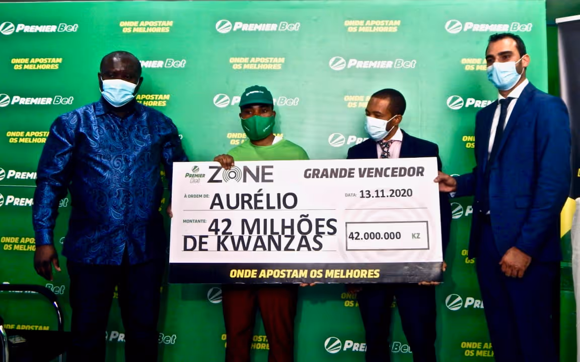 Premier Bet: Jovem ganha o maior prémio já visto em Angola 