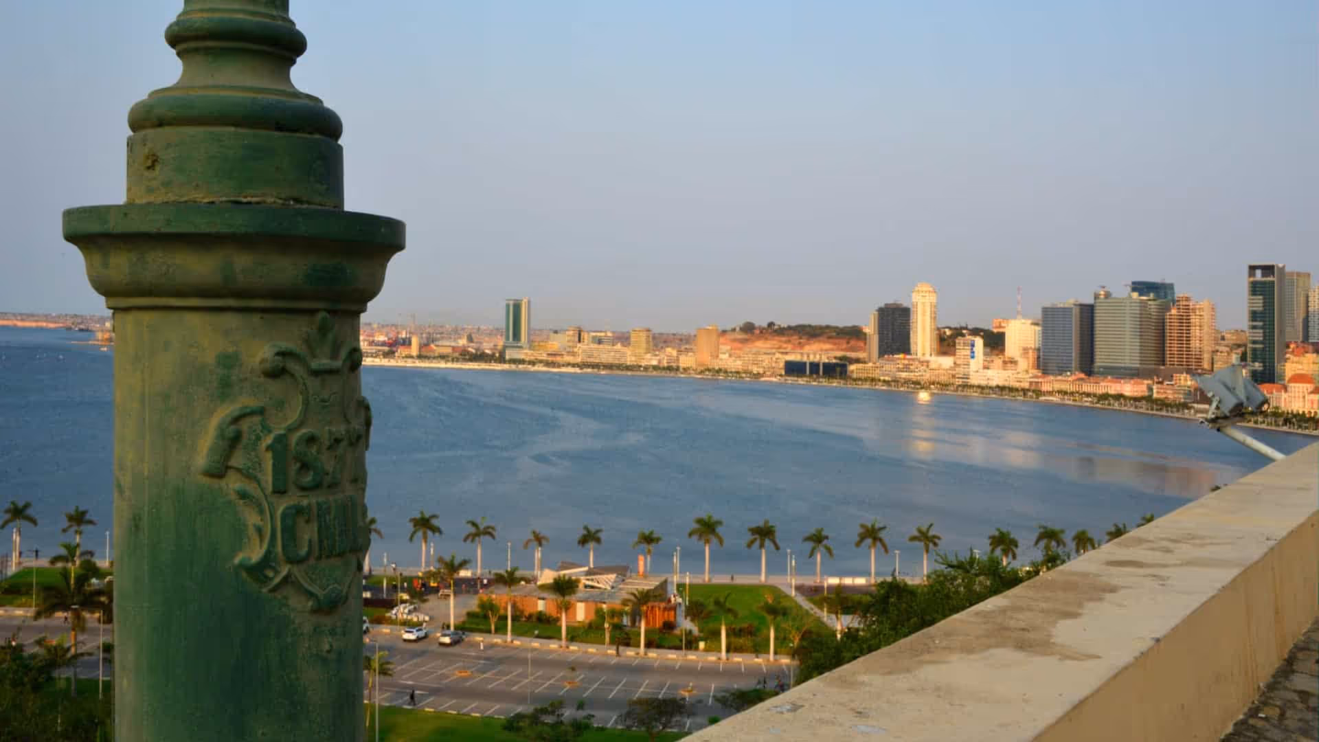 "Angola mostra sinais de progresso crescente"