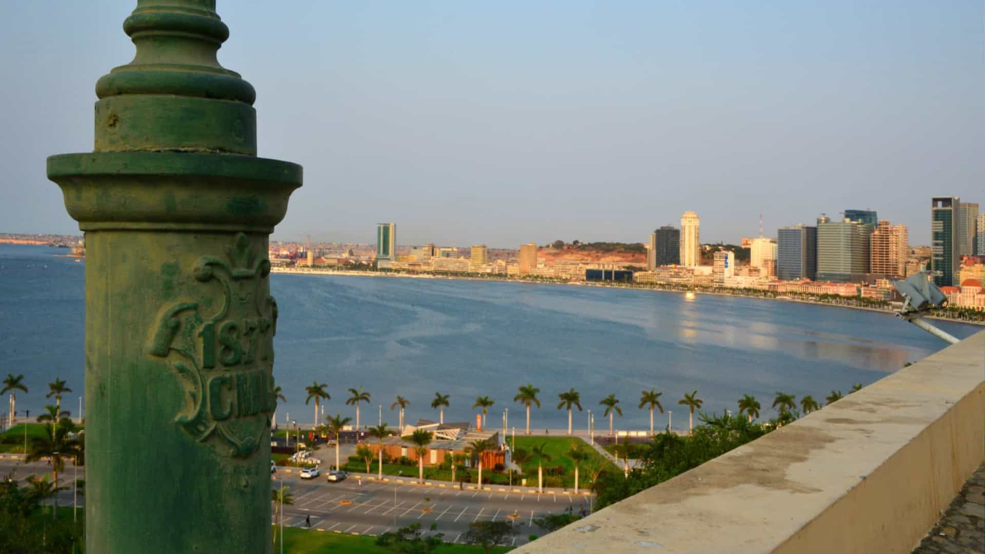 "Angola mostra sinais de progresso crescente"