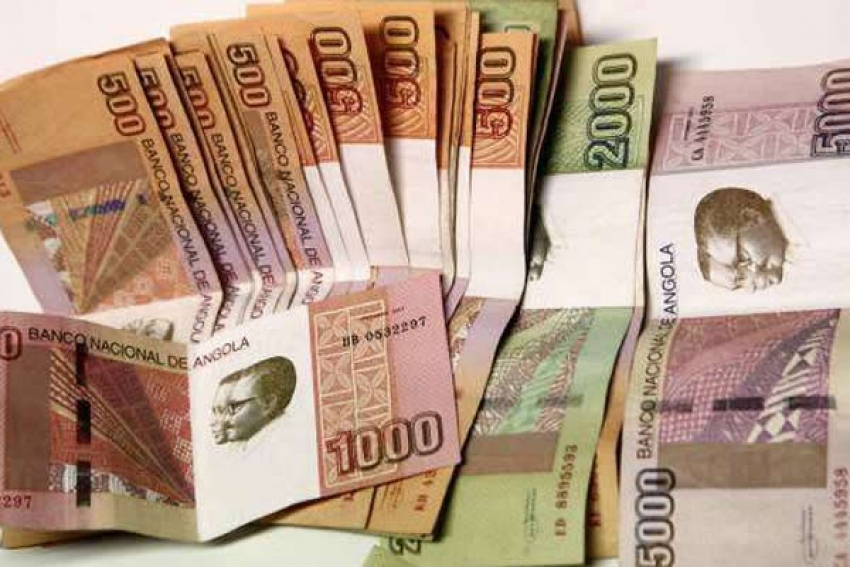 Standard Bank considera que o kwanza pode abrandar a desvalorização