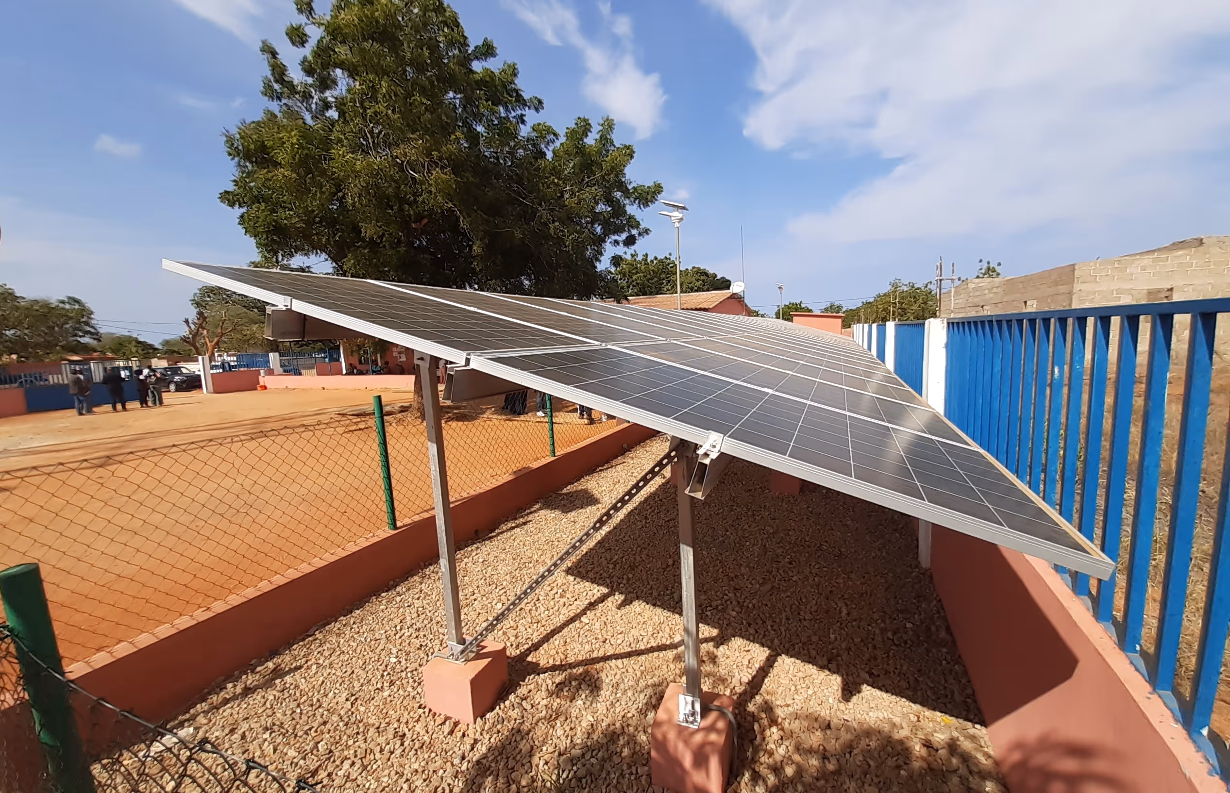 ANPG e parceiros entregam painel solar ao Centro de Saúde de Cabo Ledo