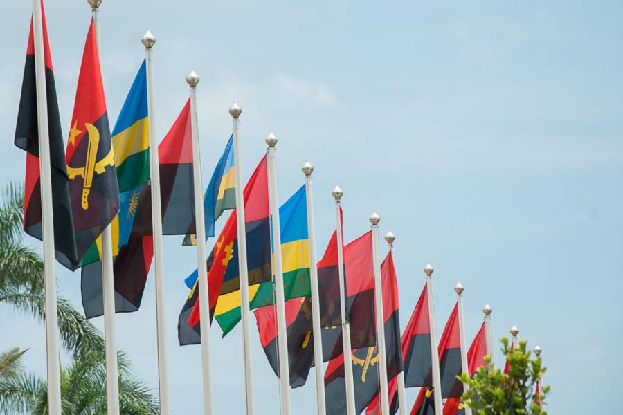 Angola e Ruanda analisam cooperação na educação 
