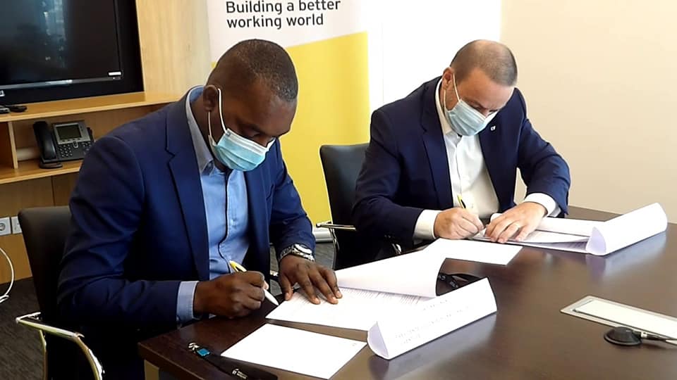 EY e Conselho Nacional de Juventude assinam protocolo  para impulsionar o acesso dos jovens ao emprego