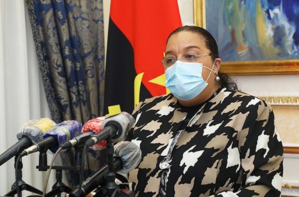 Ministra afirma que o PAPE está a ser implementado de forma prudente