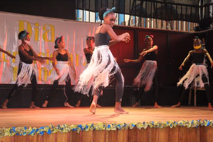 Alunos da Fundação Arte e Cultura animam Dia da Criança Africana
