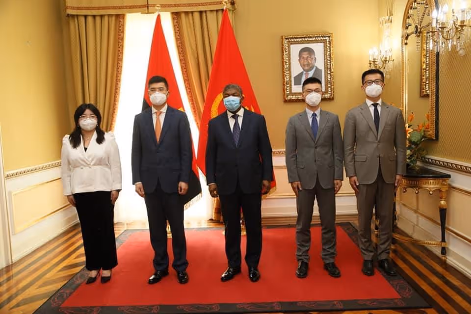 HUAWEI: PACIENTE ADVOCACIA PARA UMA ANGOLA DIGITAL