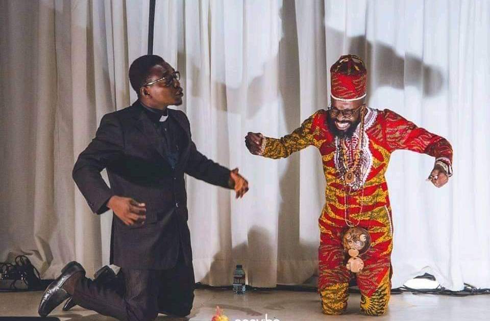 Peça “Fiéis e Infiéis”, dos Jovens da Mulemba, é exibida na Fundação Arte e Cultura 