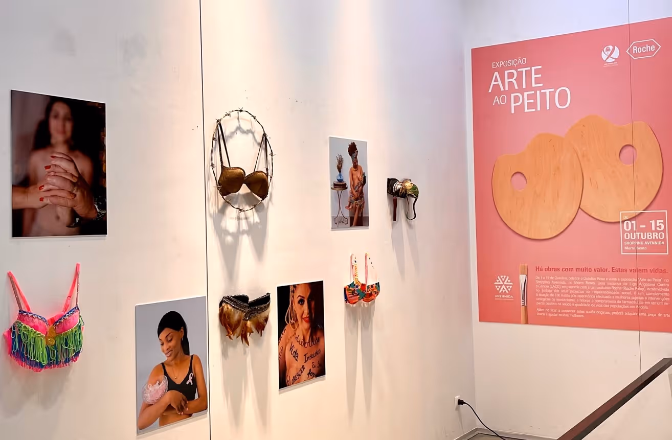 Exposição celebra luta contra o cancro da mama