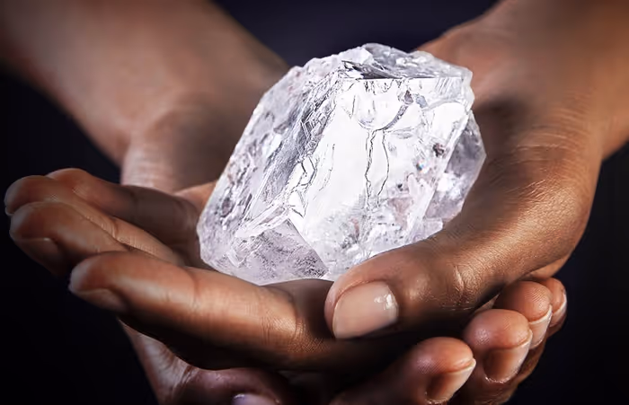 Angola tenta captar interesse de multinacionais para investir no sector diamantífero 
