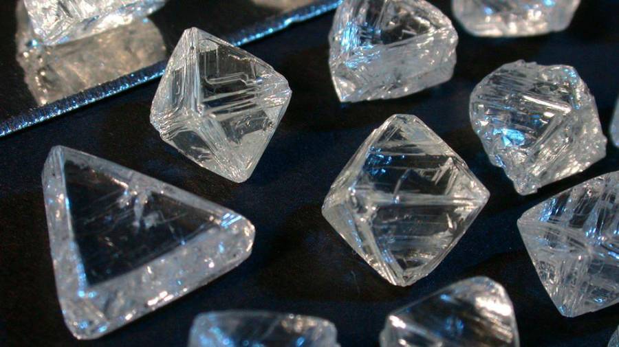 4º leilão de diamantes brutos  rende 19,5 milhões de dólares
