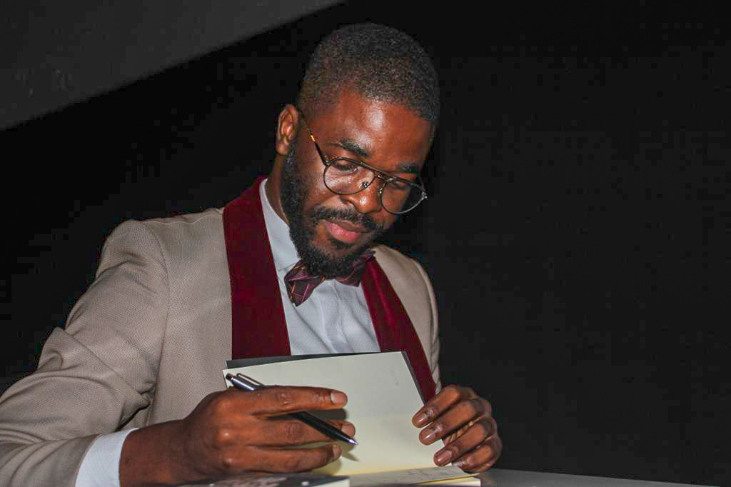 Novo livro de Lady Mukeba valoriza a origem e cultura do povo angolano
