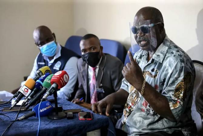 Cooperativas queixam-se de ameaças das associações de taxistas e acusam-nas de actos de agressão