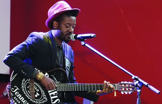A’mosi Just A Label apresenta “Somos o que somos”, seu novo single
