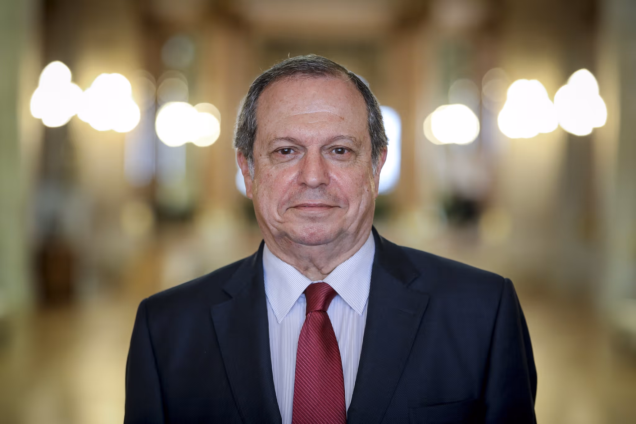 Carlos César espera que as eleições em Angola sejam mais um passo para consolidar a democracia