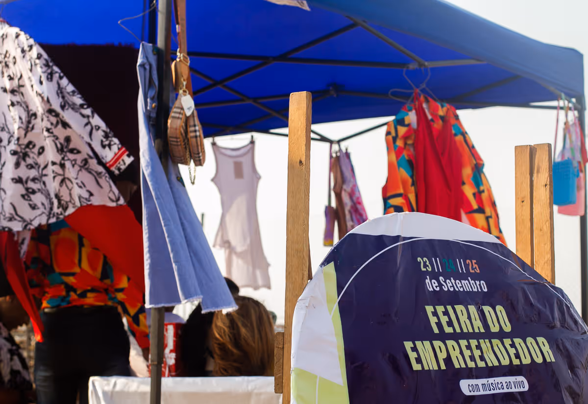 Elevada taxa de desemprego motiva jovens a criarem a Feira do Empreendedor 