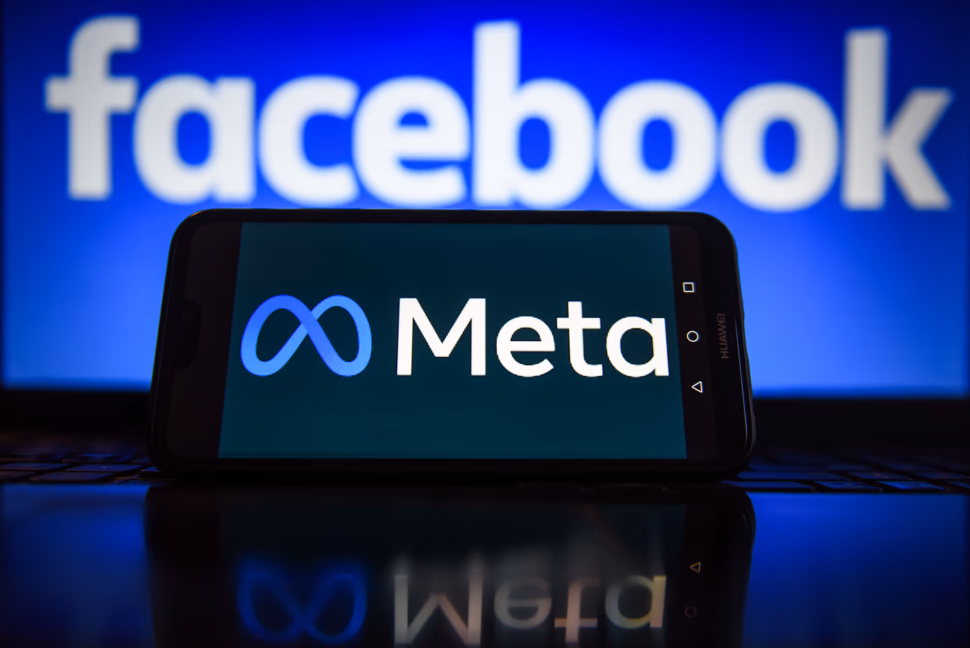 Meta lança óculos de realidade virtual para uso profissional