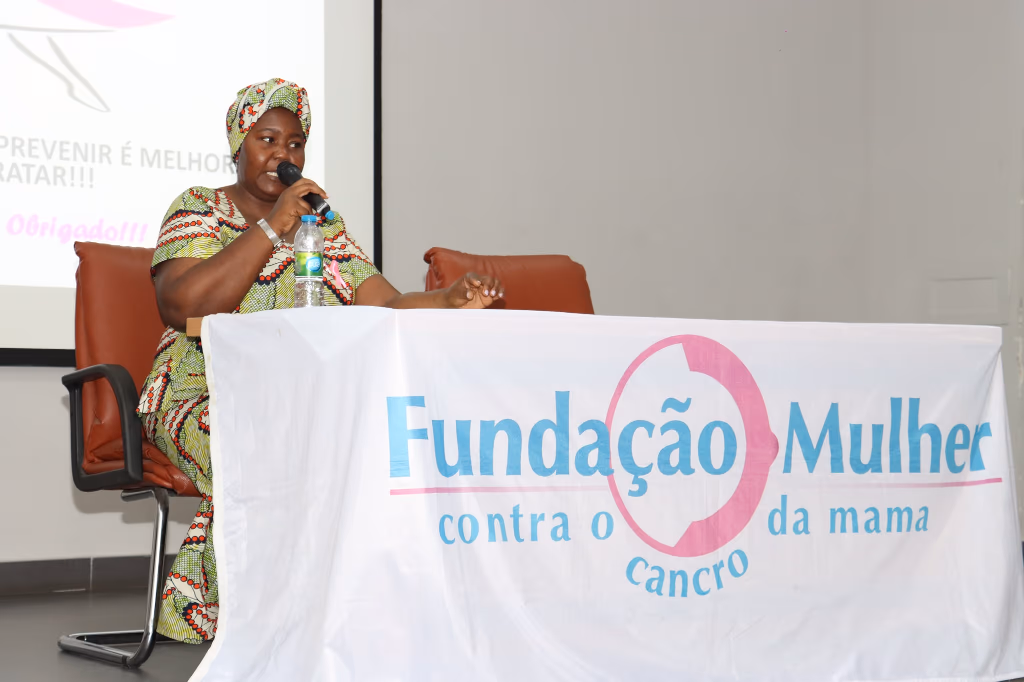 TV Cabo apoia palestra para expansão da campanha Outubro Rosa