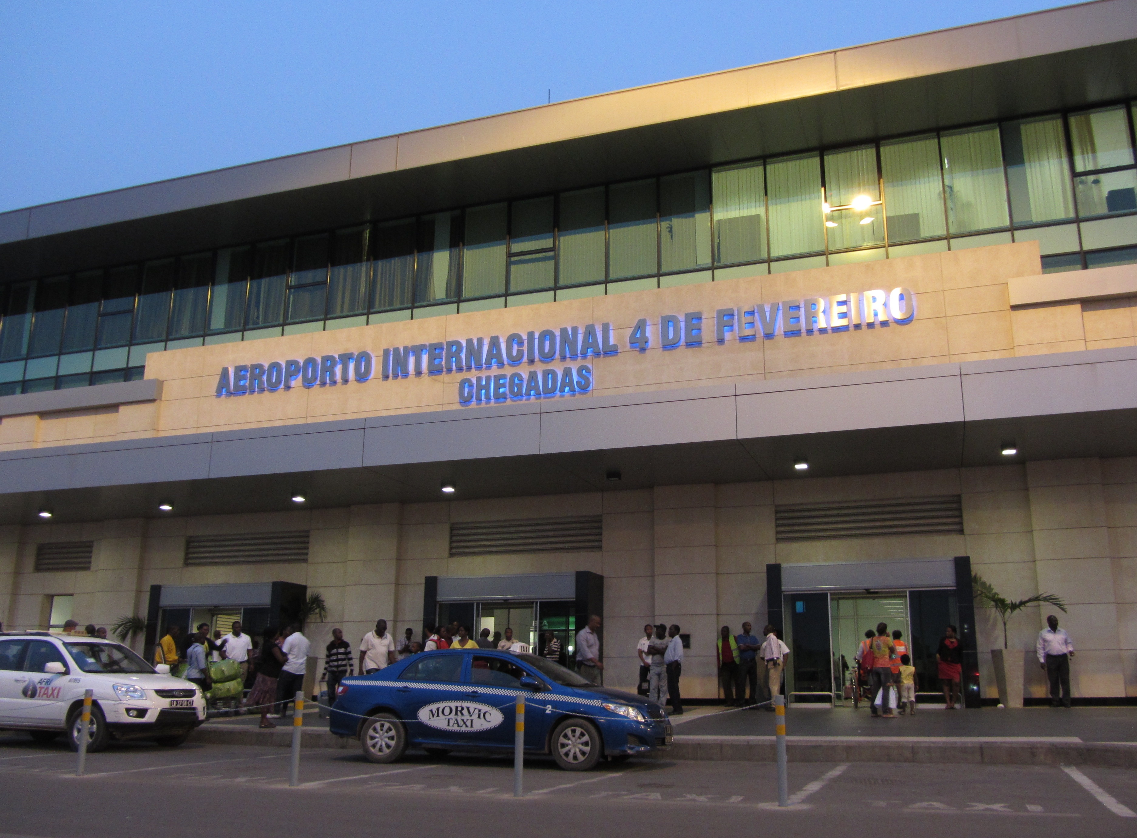 SIC detém cidadão no aeroporto com três kg de cocaína numa cinta feminina