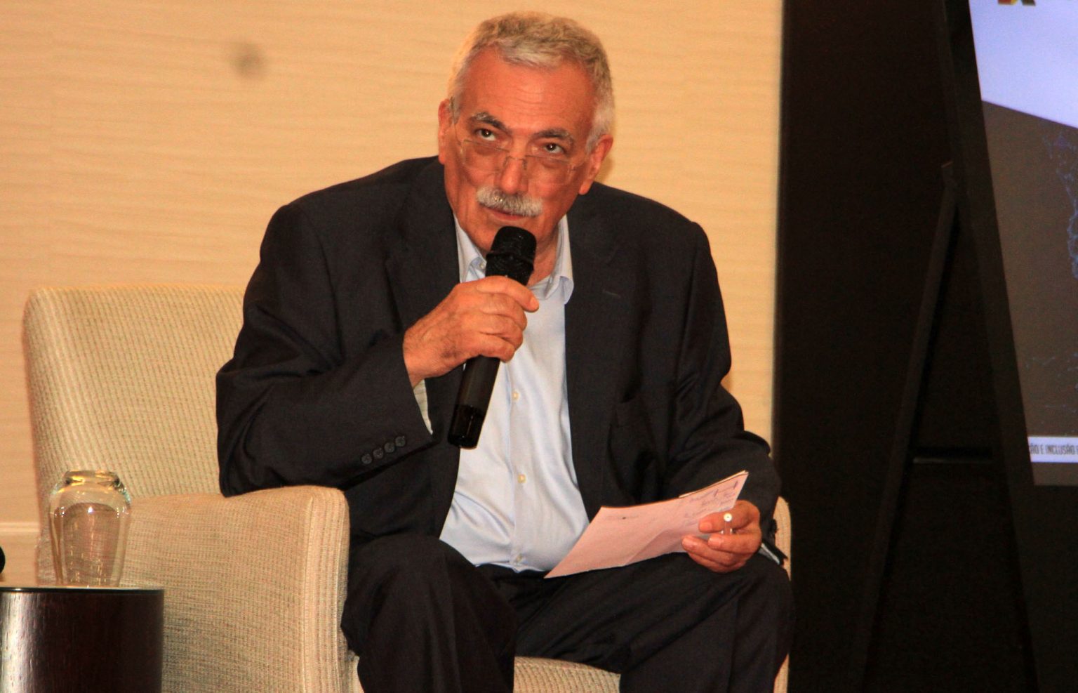 Defendida adopção de tarifa mais baixa para internet em Angola