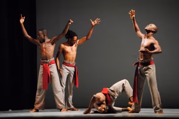 Companhia de Dança Contemporânea prepara turnê em África
