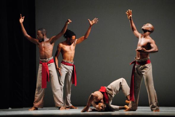 Companhia de Dança Contemporânea prepara turnê em África