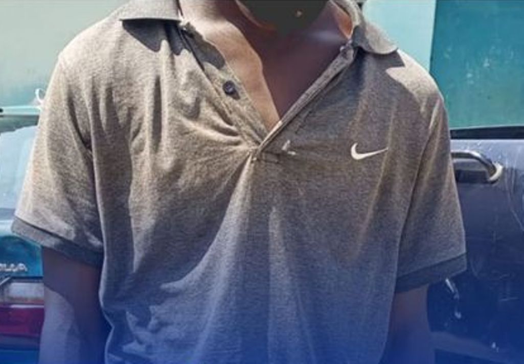 Cidadão detido sob suspeita de homicídio com recurso a faca