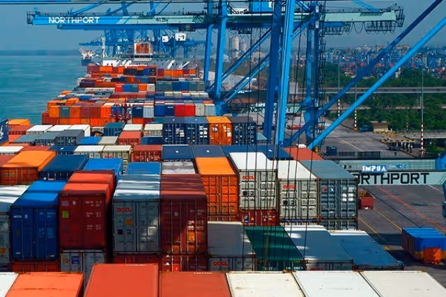 Angola com um marco de USD 46,2 mil milhões em exportações em 2022 