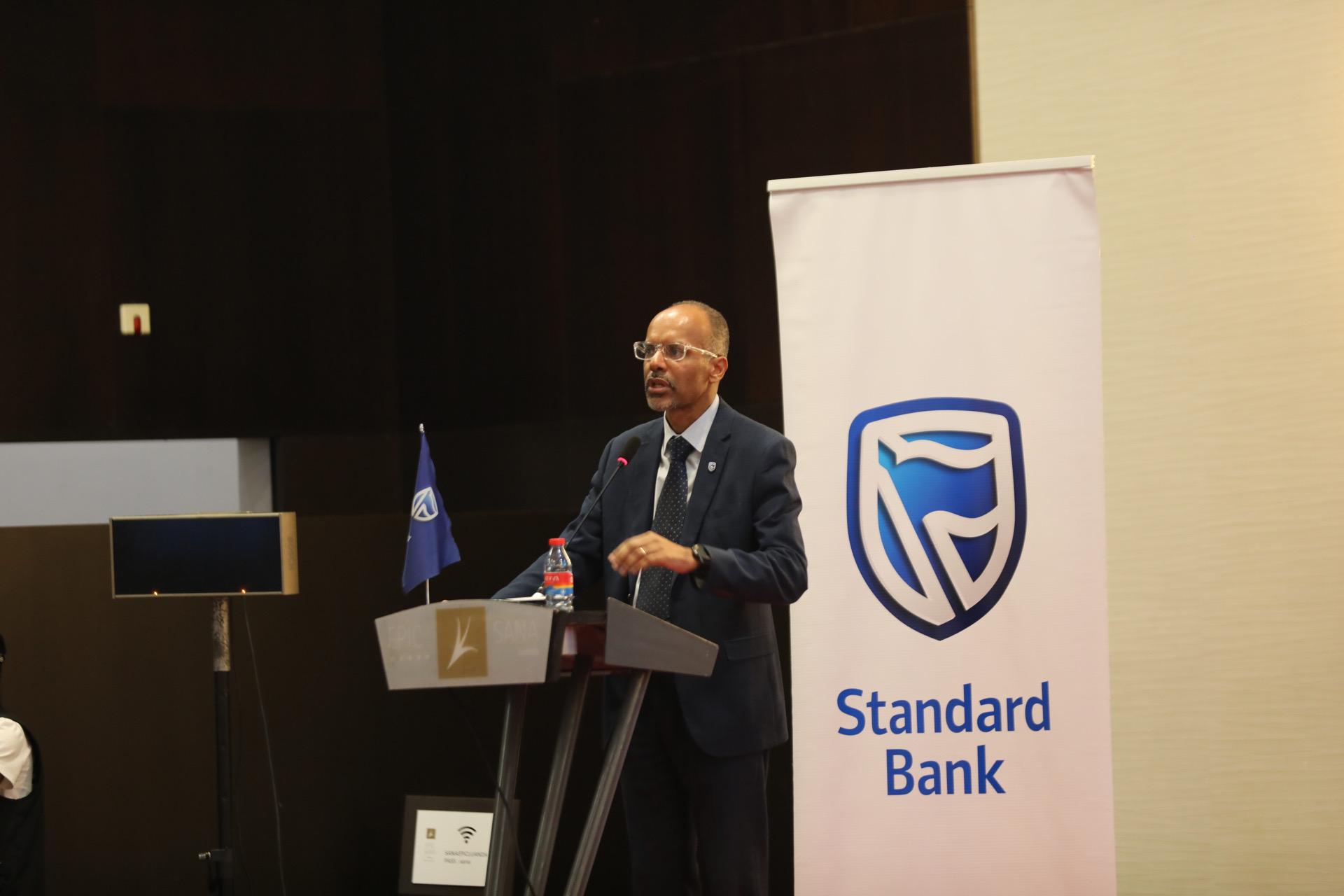 Economistas mantêm previsão de uma desaceleração do crescimento económico este ano