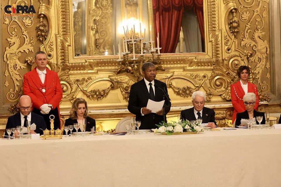 João Lourenço recebe Ordem de Mérito da República Italiana