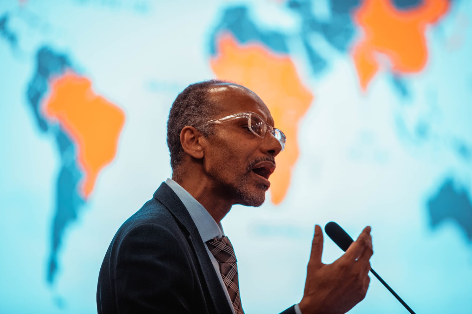 Prudência na gestão macroeconómica pode “suavizar impacto sobre a economia de uma menor oferta de liquidez em moeda externa” 