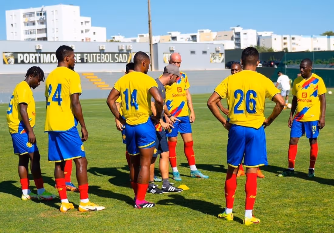 Petro de Luanda em mais um dia de jogo da pré-época