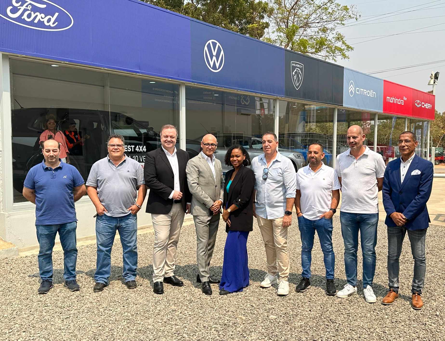 Caetano abre nova unidade em Viana