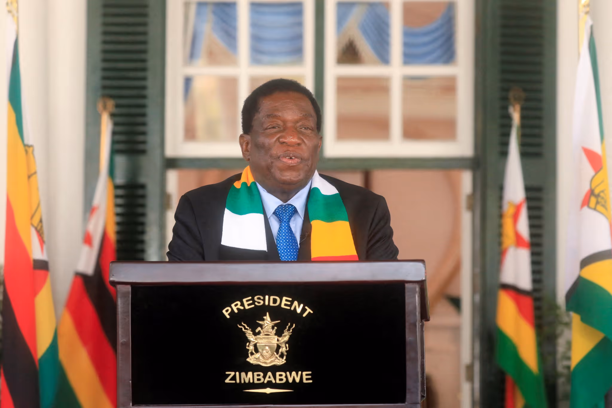 Zimbábue “reelege” Emmerson Mnangagwa para um segundo mandato