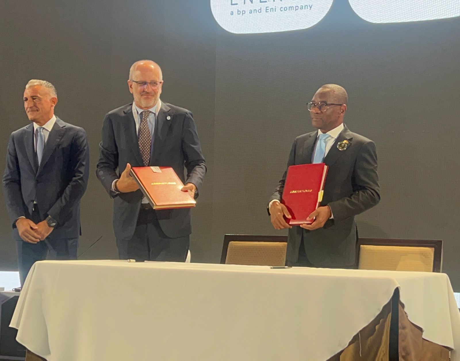 Acordo entre Sonangol e Azule Energy visa cooperação no processo de descarbonização em Angola